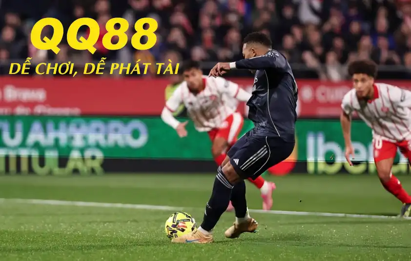 Mbappe mang về bàn gỡ cho Real Madrid trên chấm 11m